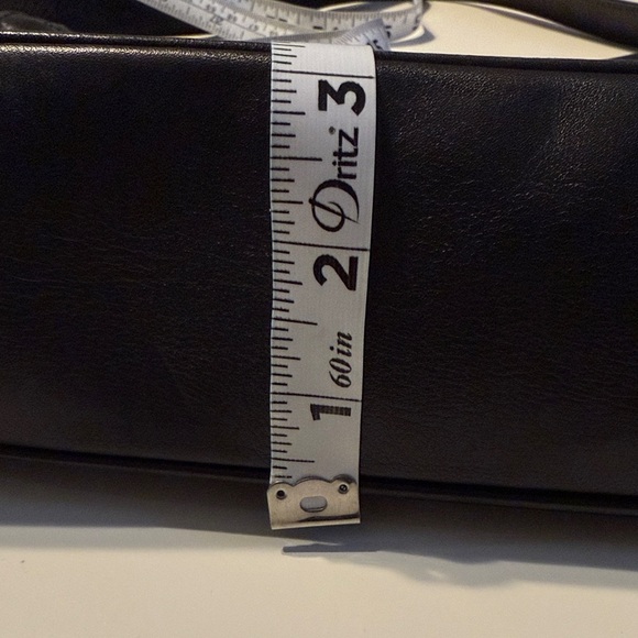 By Paloma Picasso , Elegant Black Leather Shoulder Bag - Picture 16 of 16